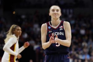 开云体育-WNBA状元大热佩奇狂轰31分3板6助4断2帽 连续三场疯三砍下30+