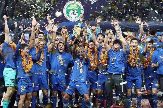 开云体育-中超开幕式遇尴尬 冠军队长捧火神杯入场将取消